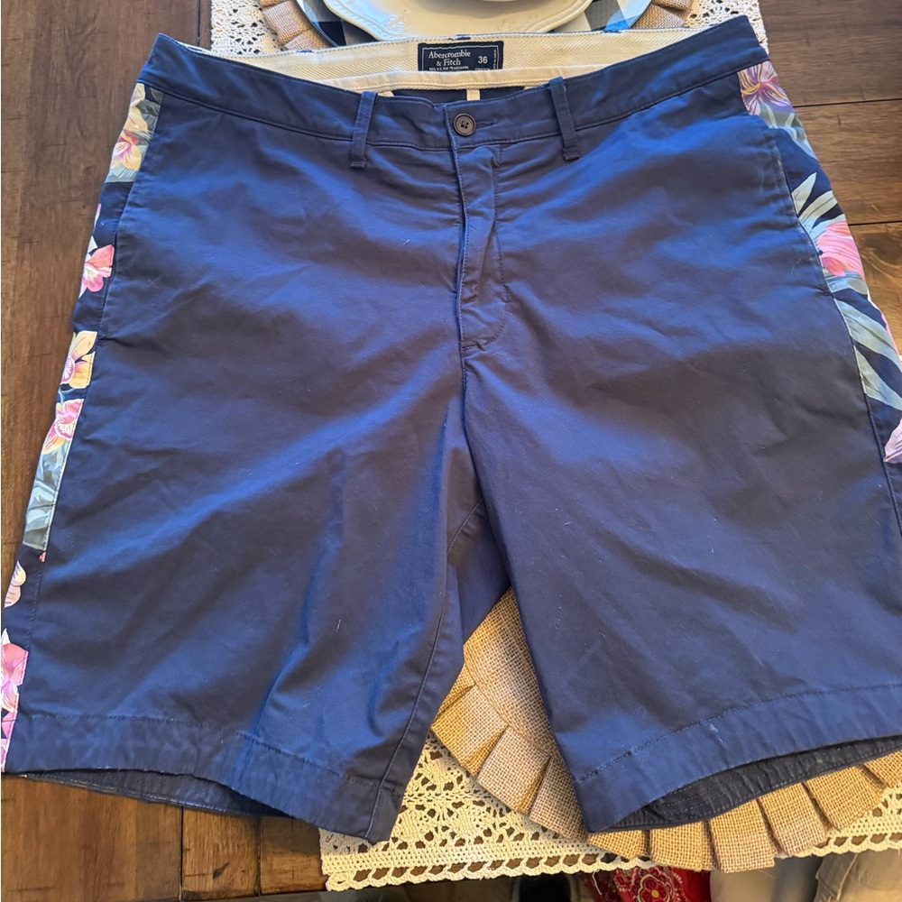 Abercrombie & Fitch Navy Floral Trim Men's Shorts